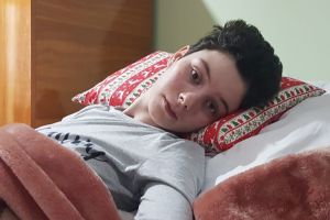 Comisarul Gărzii de Mediu Iaşi care a lovit-o pe Ana şi-a schimbat declaraţia şi dă vina pe fata de 18 ani paralizată: „Nu a traversat pe trecerea de pietoni!”