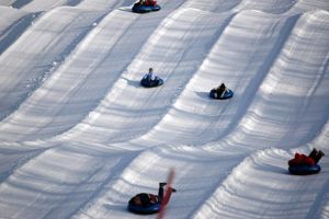 S-a deschis pârtia de săniuş din Poiana Braşov