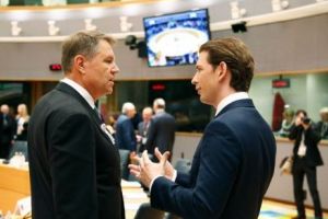 Patru ţări din UE au reclamat Austria la Comisia Europeană pentru discriminare. Guvernul Kurz taie alocaţiile copiilor cetăţenilor europeni. Ce fac autorităţile române