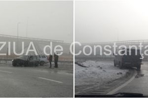 Imagini de la eveniment: Carambol la sensul giratoriu de la iesire din Agigea. O autoutilitara si doua masini, avariate