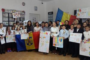 România Centenară, sărbătorită la Şcoala Gimnazială Poieni, comuna Udeşti