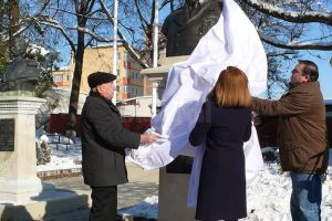 La Fălticeni a fost inaugurat grupul statuar „Altarul Eroilor”