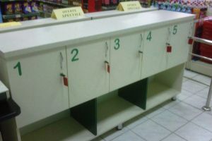 Furt din locul special amenajat pentru bagaje, într-un magazin din Topliţa