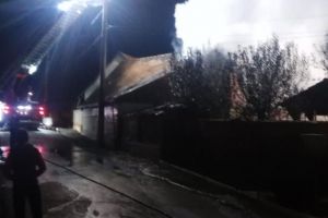 FOTO, VIDEO. Pagube de circa 30.000 în urma incendiului de la Bucerdea Vinoasă: Sursa – scurt circuit electric
