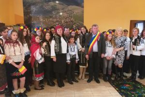 Ziua Bucovinei şi sărbătoarea Centenarului Marii Uniri, celebrate la Școala Gimnazială ...