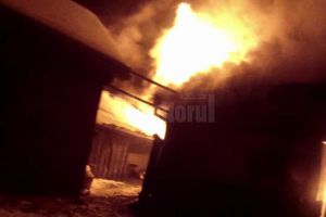 Un incendiu a afectat grav o gospodărie din comuna Drăgoieşti