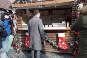 Protecţia Consumatorului verifică micii comercianţi de la Târgul de Crăciun