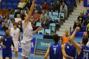 Dueluri cu fruntaşele în debutul returului