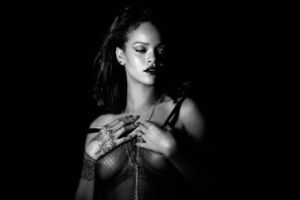 RIHANNA, aşa cum puţini au VĂZUT-O! GALERIE FOTO incendiară