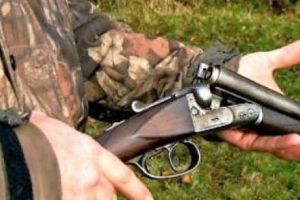 Bărbat împuşcat la vânătoare de mistreţi