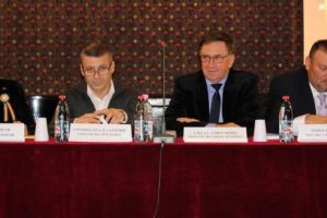 Cartea „Elite ale învăţământului mureşean între anii 1919-2018. Revizori şi inspectori şcolari generali”, lansată la Palatul Culturii