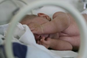 Maternitatea groazei: Cel puţin 20 de bebeluşi născuţi la Giuleşti au fost infectaţi cu stafilococ auriu