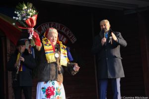 Spectacol folcloric la Jucu de Ziua Naţională cu Sava Negrean Brudaşcu şi Veta Biriş
