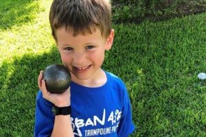 Drama Băieţelului pe care Mama şi Statul îl obligă să devină Fetiţă