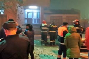 INCENDIU într-un BLOC de garsoniere la Constanţa. COPII EVACUAȚI