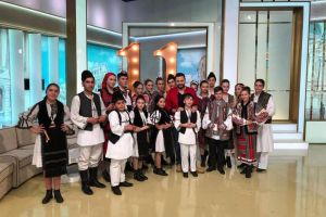 Ansamblul “Cheile Olteţului” de la Polovragi a făcut senzaţie în emisiunea lui Cătălin Măruţă