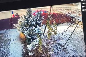 Drapelul României, furat la Târgu-Jiu! Poliţia caută hoţul