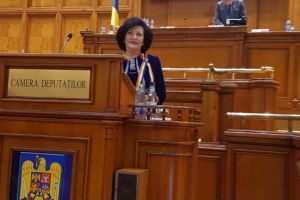 Deputatul Elvira Șarapatin, intervenţie la ministrul Apelor şi Pădurilor pentru o situaţie de la Tismana: “În satul Vâlcele, 400 de persoane suferă de lipsa apei. Autorităţile nu pot interveni decât cu cisternele”!