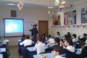 Activitati de prevenire a victimizarii minorilor, la Școala Gimnaziala nr. 30 ,,Gheorghe Țiteica Constanta (galerie foto) 