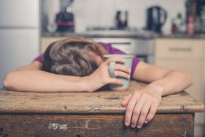 Sfatul psihoterapeutului: Ce trebuie să faci dacă eşti tot timpul obosit şi nu dormi bine