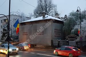 În ruină din anii 2000, “Casa Dâmboviţeană” a fost vândută şi va fi restaurată!