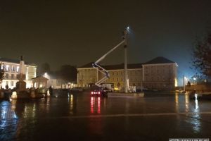 VIDEO. Au început lucrările de amenajare a Parcului Sărbătorilor de Iarnă: Alba Iulia se pregăteşte de venirea lui Moş Crăciun