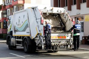 De anul viitor, se schimbă operatorul şi se scumpeşte gunoiul