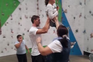 Moş Nicolae ‘’la înălţime‘’ pentru copiii cu dizabilităţi