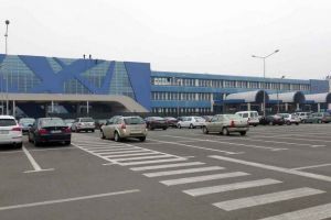Zburaţi din Bucureşti cu avionul? Aveţi mare grijă unde vă lăsaţi maşinile
