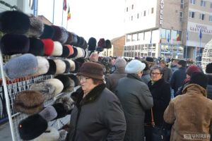 ”Târgul căciulilor”, eveniment cu tradiţie la Blaj, are loc joi: Sunt aşteptaţi circa 200 de comercianţi