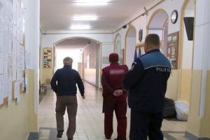 Scandal aplanat de poliţie între o învăţătoare şi directorul unei şcoli de lângă Timişoara