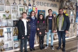 25 de elevi din Bosanci au luat locul adulţilor pentru o zi şi au încercat profesia la care ...