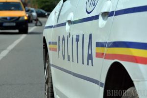 Curat ghinion! Mopedist lovit de un TIR în depăşire şi apoi prins că circula fără permis şi cu un vehicul neînmatriculat