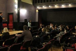 Un apel la autenticitate şi curaj pentru tineri de Centenar la Palatul Culturii