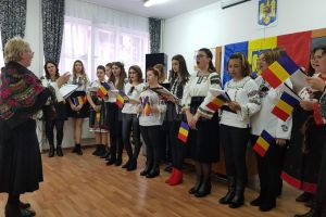 Evenimentele istorice din urmă cu 100 de ani, sărbătorite la Școala Postliceală Sanitară ...