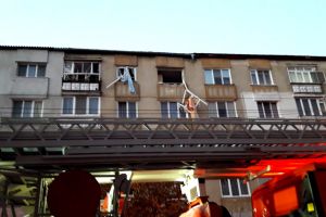 Explozie la un bloc de pe Împăratul Traian. Trei persoane rănite. Ce s-a întâmplat (FOTO)