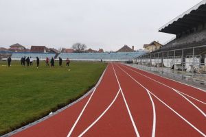 VIDEO FOTO Antrenamente printre gunoaie la FC Hermannstadt – ”Ne simţim ca ai nimănui!”