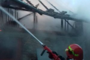 Șopron în flăcări la Săcelu