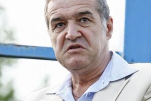 Gigi Becali a declanşat FURTUNA după ce FCSB a fost ZDROBITĂ de Sepsi Sfântu Gheorghe. „Nu poţi să câştigi campionatul cu jucători care dau cu stângul în dreptul şi o bagă în poartă”