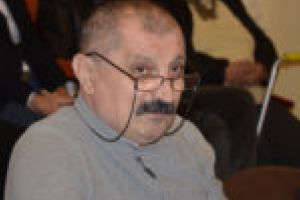 Atenţie, la Caransebeş se împart slujbe pe pile?! Doamne fereşte!