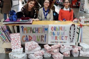 Cercetaşii îţi împachetează cadourile de sărbători!