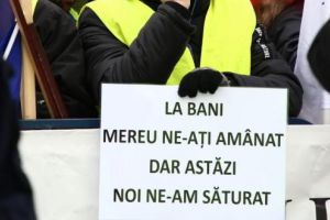 Poliţiştii AMENINȚĂ cu PROTESTE în cazul îngheţării salariilor şi sporurilor