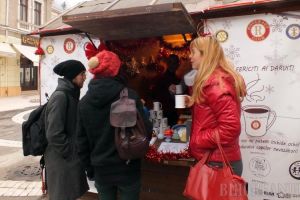 Rotaract îi provoacă pe orădeni: Învăţământ modernizat, cu „o cană de fericire”