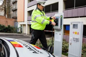 Premieră la Cluj-Napoca. Maşini electrice pentru poliţia locală