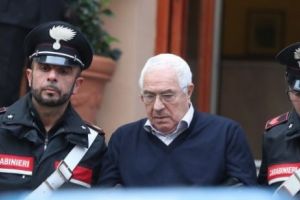 Șeful Mafiei, arestat în plin „congres” de ungere a sa