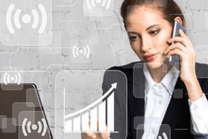 Românii nu au apă curentă şi canalizare, dar au internet