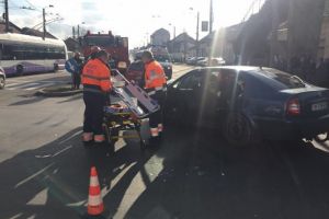 Tânără la spital din cauza unui şofer care nu a acordat prioritate, la Timişoara