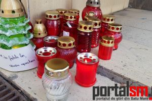 FOTO. Emoţionant. Candele în faţa magazinului Marianei Țiproc. ,,Oamenii buni mor…”