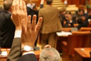 RĂZBOI TOTAL în Parlament? NUME grele din Camera Deputaţilor sunt AMENINȚATE cu REVOCAREA
