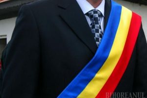 Comuna care e condusă de agentul agricol: primarul a murit, doi PSD-işti se bat pentru funcţia de viceprimar, iar secretarul are dosar penal